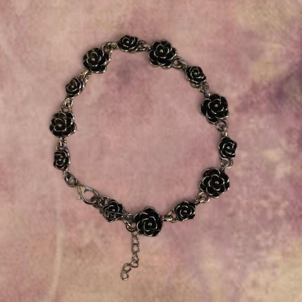 romantic whimsygoth silver rose bracelet🐰🌹